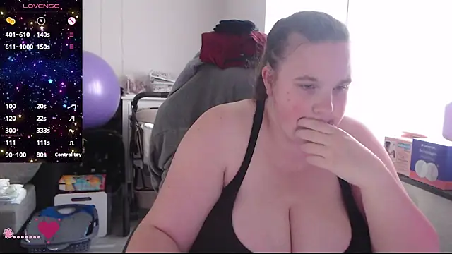 AureliaWinter online show from 06/17/26, 03:00