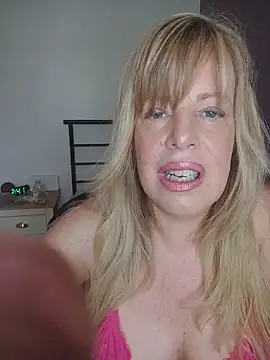 msjuicylucy1982 online show from 05/23/26, 01:43