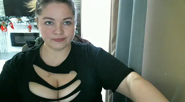 Snapshot of cute__cherry chatting on 02/11/25, 10:47 cute  cherry online show from 02/11/25, 10:47