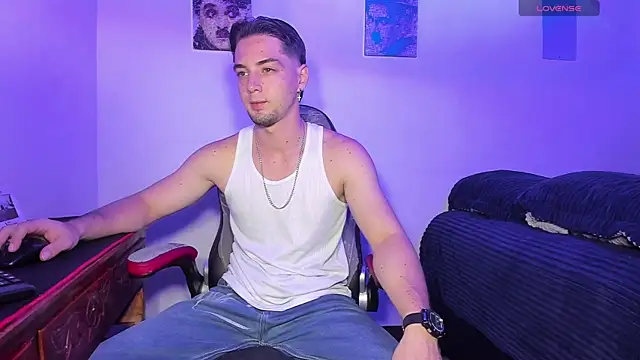 Alex smith00 online show from 10/04/25, 10:55