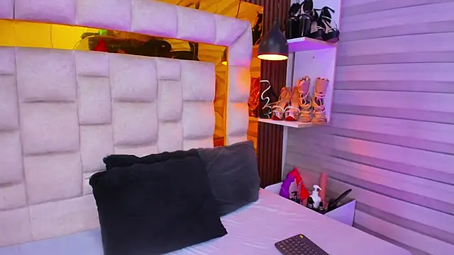 bigass monic online show from 05/05/26, 02:36