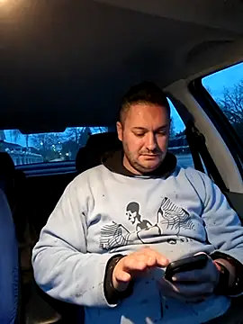 Snapshot of nemes2 chatting on 11/27/25, 05:52 nemes2 online show from 11/27/25, 05:52