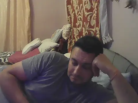 Snapshot of nemes2 chatting on 10/10/25, 05:58 nemes2 online show from 10/10/25, 05:58