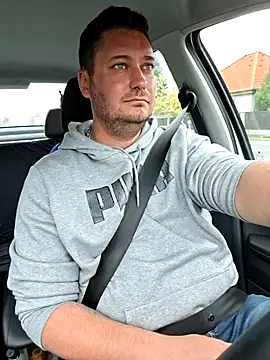 Snapshot of nemes2 chatting on 11/15/25, 10:30 nemes2 online show from 11/15/25, 10:30