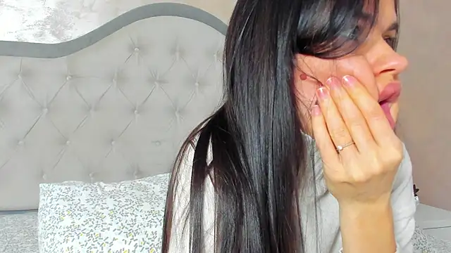 JennaMyers online show from 12/16/25, 08:13