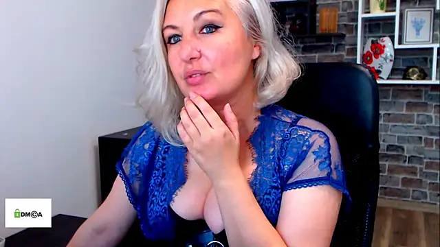 Snapshot of angel_devil_milf chatting on 06/12/26, 11:30 angel devil milf online show from 06/12/26, 11:30