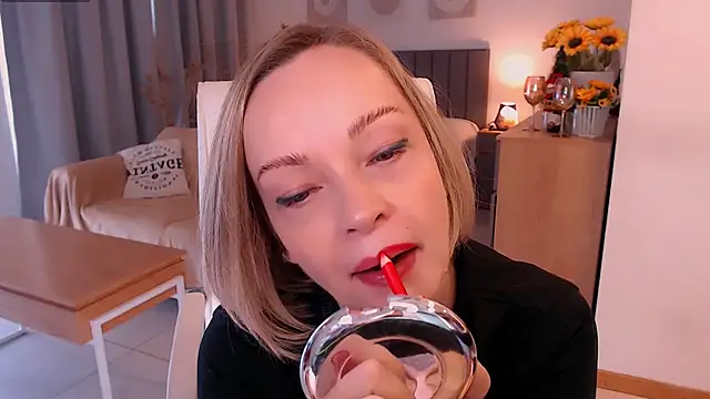 Tilly Eliot online show from 01/14/26, 08:23