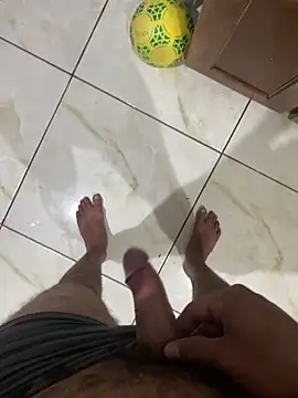 Snapshot of cf27 chatting on 02/17/26, 04:32 cf27 online show from 02/17/26, 04:32