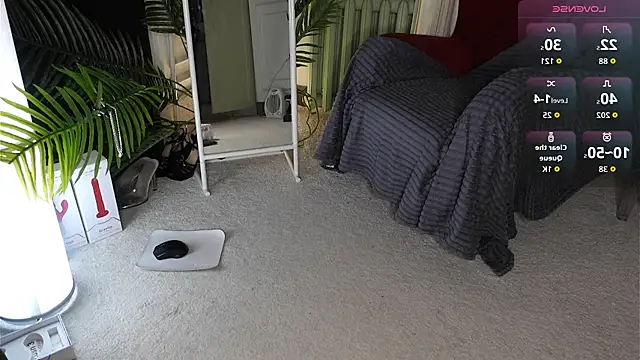 Snapshot of SofiaFoster_ chatting on 11/17/25, 05:33 SofiaFoster online show from 11/17/25, 05:33