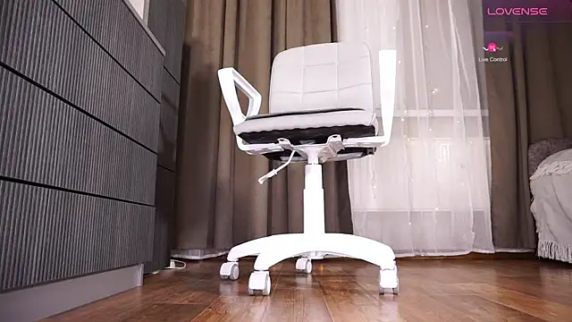 Amina Key online show from 01/06/26, 03:38