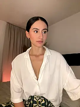 Snapshot of _Amatista chatting on 11/14/25, 01:31 Amatista online show from 11/14/25, 01:31