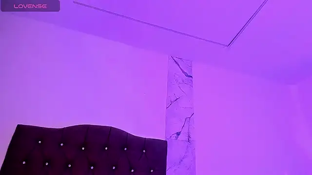 alysson 18 online show from 11/28/25, 01:33