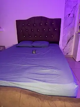 alysson 18 online show from 04/14/26, 02:16