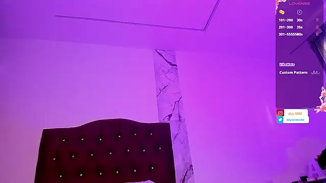 alysson 18 online show from 10/10/25, 01:23