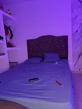 alysson 18 online show from 04/15/26, 01:15