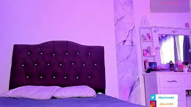 alysson 18 online show from 06/10/26, 02:07
