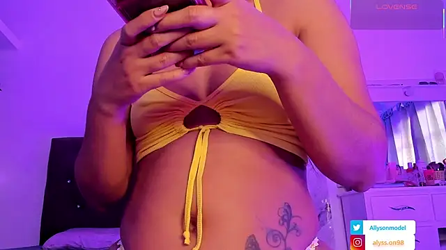 alysson 18 online show from 05/31/26, 12:00