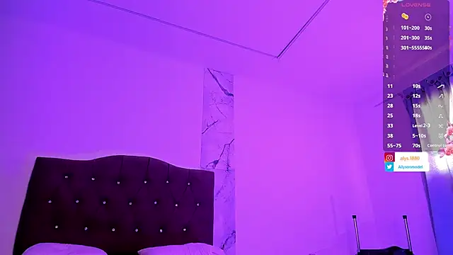 alysson 18 online show from 10/16/25, 01:19