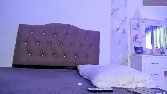 alysson 18 online show from 04/08/26, 03:02