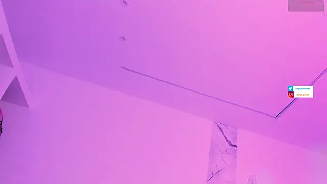 alysson 18 online show from 07/11/26, 01:00