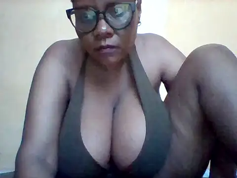 Snapshot of Africangal chatting on 04/08/26, 09:22 Africangal online show from 04/08/26, 09:22