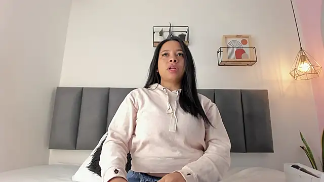 MaraOwen  online show from 12/20/25, 12:08