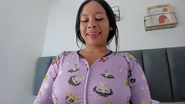 Snapshot of MaraOwen_ chatting on 07/10/26, 12:16 MaraOwen online show from 07/10/26, 12:16
