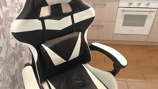 Mandarin4ks online show from 10/13/25, 05:25