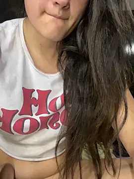 Snapshot of carolina31paris1 chatting on 03/17/25, 08:29 carolina31paris1 online show from 03/17/25, 08:29