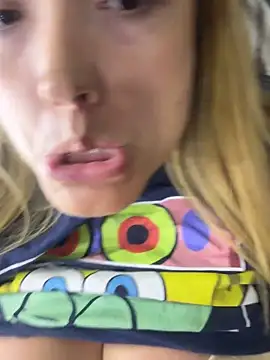 Snapshot of carolina31paris1 chatting on 03/23/26, 05:29 carolina31paris1 online show from 03/23/26, 05:29