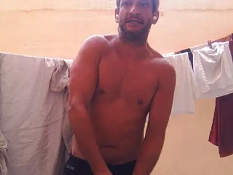 Snapshot of Lucas_pt chatting on 07/13/26, 02:16 Lucas pt online show from 07/13/26, 02:16