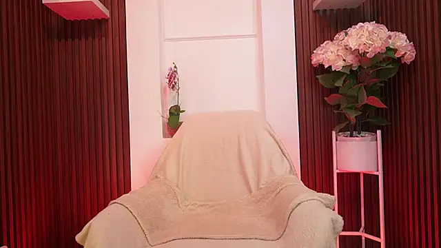 Snapshot of MaddyWattson chatting on 10/25/25, 11:42 MaddyWattson online show from 10/25/25, 11:42