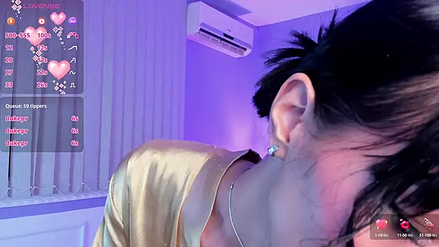 Snapshot of MaddyWattson chatting on 12/19/24, 01:18 MaddyWattson online show from 12/19/24, 01:18