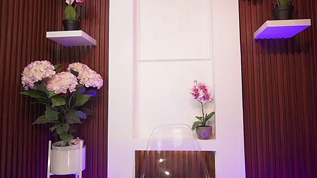 Snapshot of MaddyWattson chatting on 10/30/25, 11:30 MaddyWattson online show from 10/30/25, 11:30