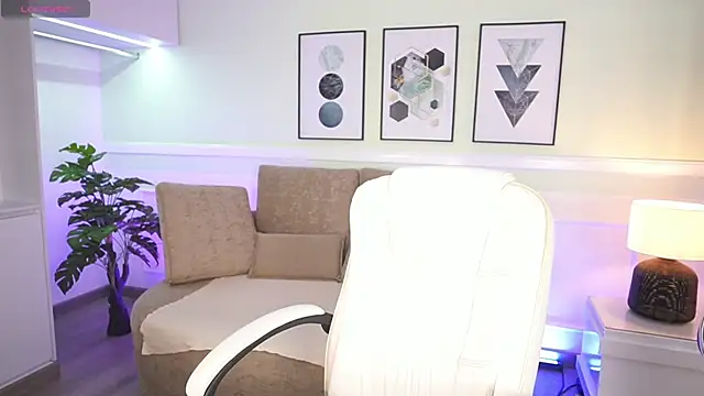 Snapshot of MaddyWattson chatting on 12/02/25, 11:34 MaddyWattson online show from 12/02/25, 11:34