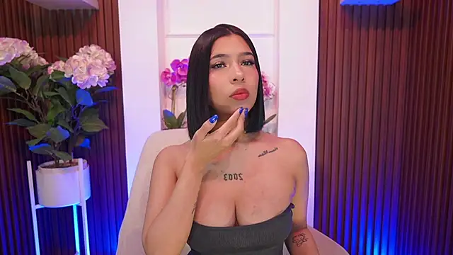 Snapshot of MaddyWattson chatting on 09/20/25, 11:48 MaddyWattson online show from 09/20/25, 11:48