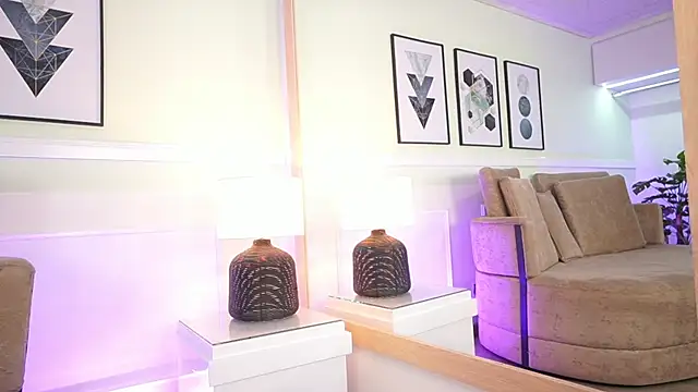 Snapshot of MaddyWattson chatting on 12/05/25, 11:31 MaddyWattson online show from 12/05/25, 11:31