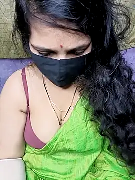 Snapshot of Rising_Smiler chatting on 02/16/25, 12:43 Rising Smiler online show from 02/16/25, 12:43