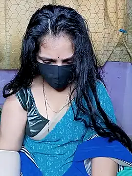 Snapshot of Rising_Smiler chatting on 02/19/25, 07:39 Rising Smiler online show from 02/19/25, 07:39