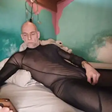 porno-freak online show from 04/15/26, 10:21