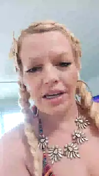 marilyn420 online show from 05/17/26, 04:29