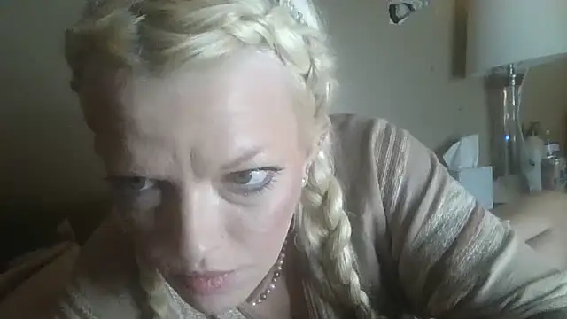 Snapshot of marilyn420 chatting on 07/18/26, 09:07 marilyn420 online show from 07/18/26, 09:07