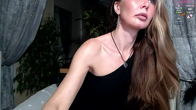 Snapshot of Aurora108 chatting on 02/25/26, 10:31 Aurora108 online show from 02/25/26, 10:31