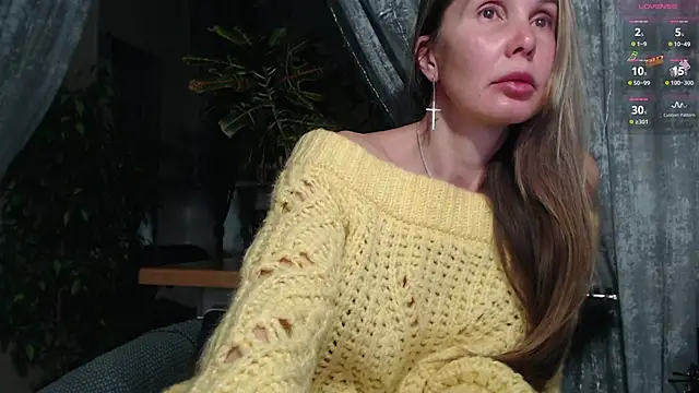 Snapshot of Aurora108 chatting on 01/17/26, 01:42 Aurora108 online show from 01/17/26, 01:42