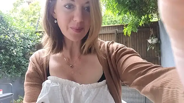 TopsyWilde online show from 12/17/25, 09:36