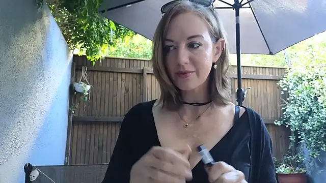 TopsyWilde online show from 10/28/25, 06:45