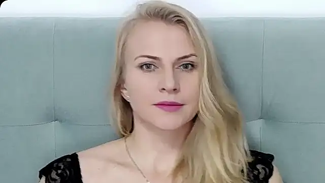 K  Adrienne online show from 11/27/25, 05:52