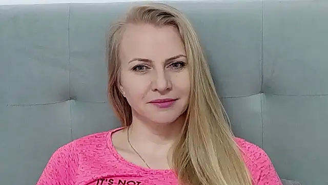 Snapshot of K__Adrienne chatting on 03/03/25, 05:47 K  Adrienne online show from 03/03/25, 05:47