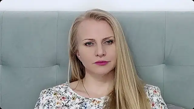 Snapshot of K__Adrienne chatting on 02/13/25, 10:23 K  Adrienne online show from 02/13/25, 10:23