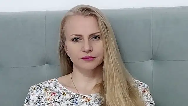 Snapshot of K__Adrienne chatting on 03/23/25, 06:37 K  Adrienne online show from 03/23/25, 06:37